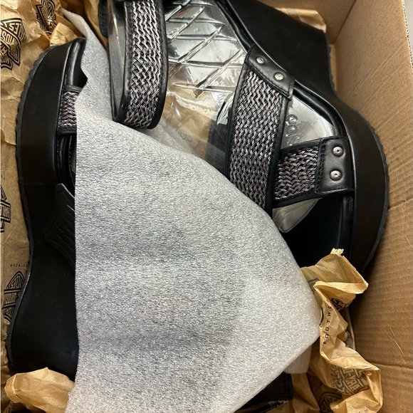 NWT Harley Davidson women’s platform sandals. - Picture 2 of 12